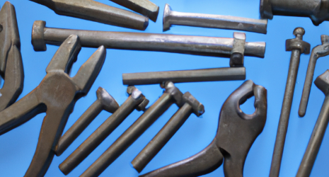 ¿Cuál es la relación entre las herramientas de hierro y la seguridad laboral?